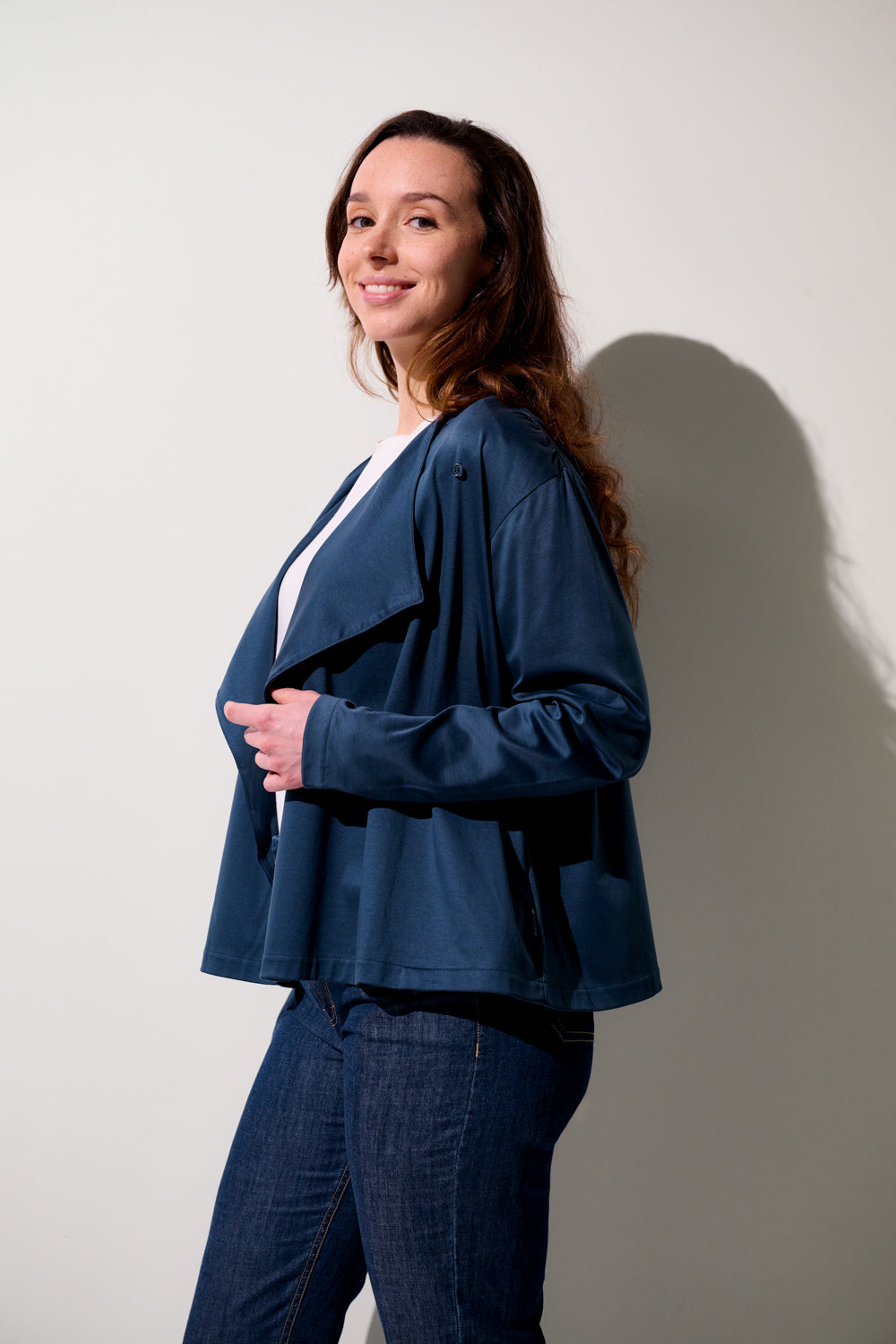 Cache-Coeur anti-UV - La Rochelle en bleu pour femme, élégant et léger, parfait pour une sortie décontractée.