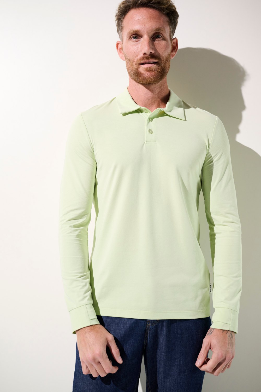 Polo anti-UV vert clair pour homme, manches longues, UPF 50+, parfait pour les sorties au grand air.