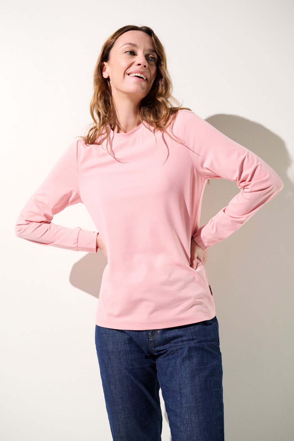 T-shirt anti-UV rose pour femme, léger et confortable, avec protection solaire UPF 50+.