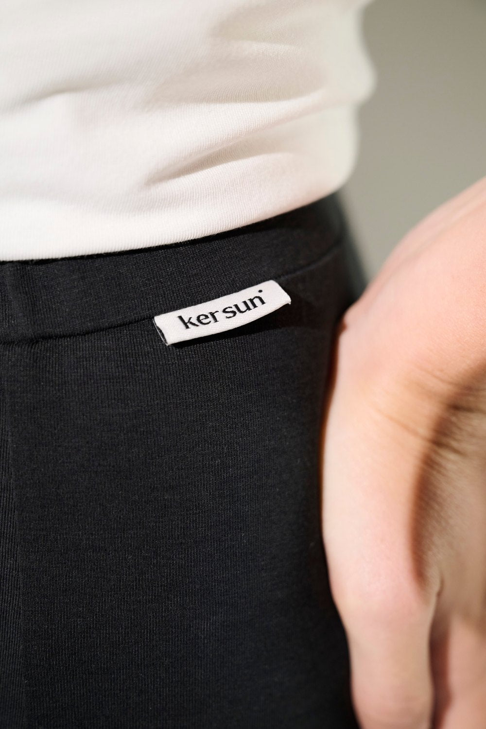 Legging anti-UV - Antibes de Ker Sun, noir, idéal pour un confort protéger du soleil pendant vos activités.