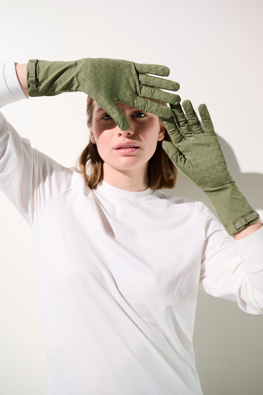 Gants anti-UV Mojave olive pour femme, offrant une protection solaire UPF 50+, confort et adhérence.