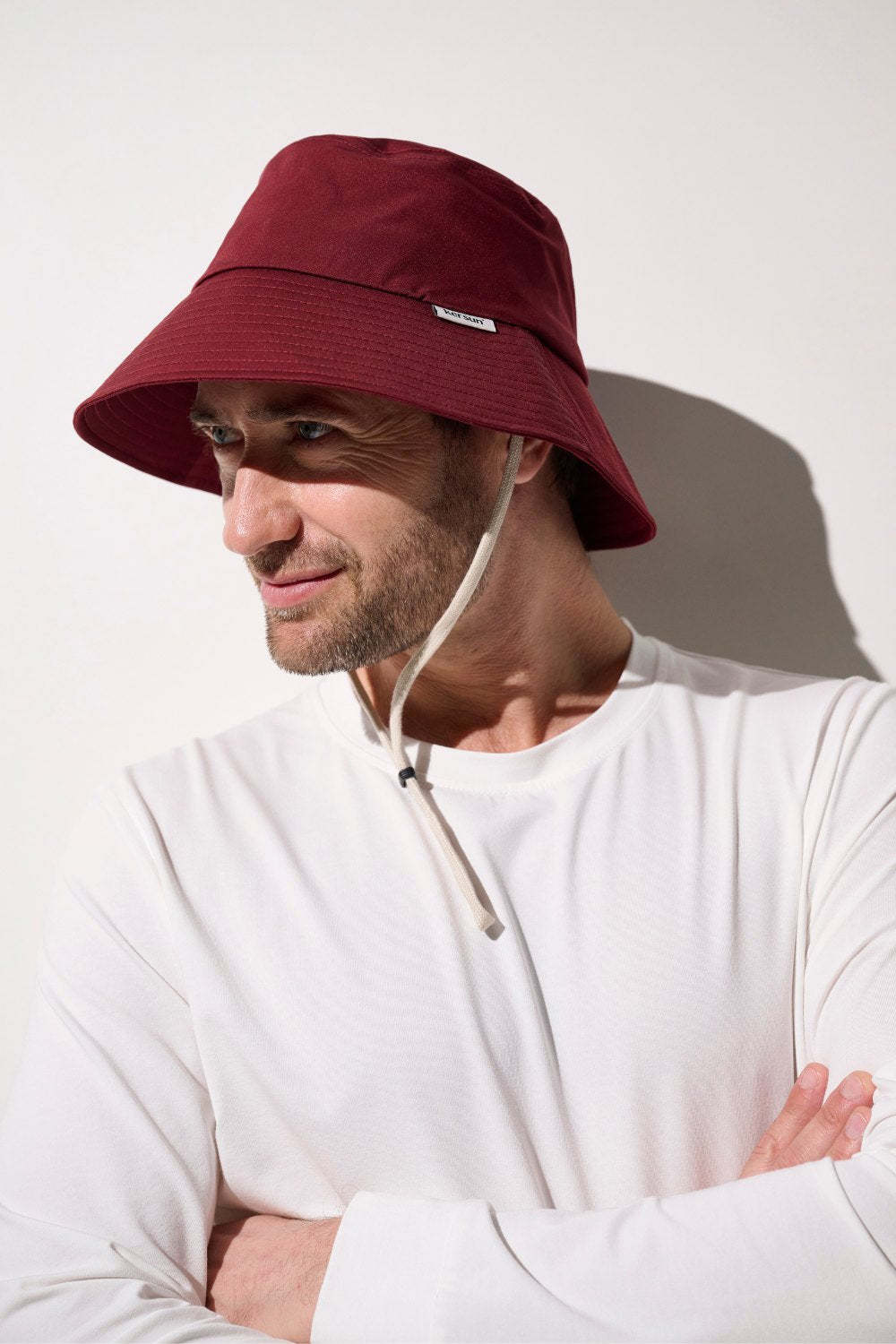 Bob anti-UV - Faro rouge pour homme, léger et pratique avec protection solaire UPF 50+.