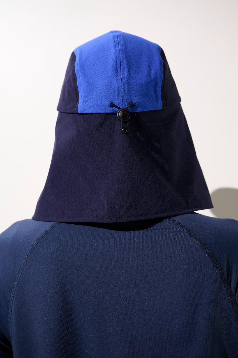 Casquette anti-UV Sequoia en tissu léger, couleur bleu et noir, protection solaire pour homme.