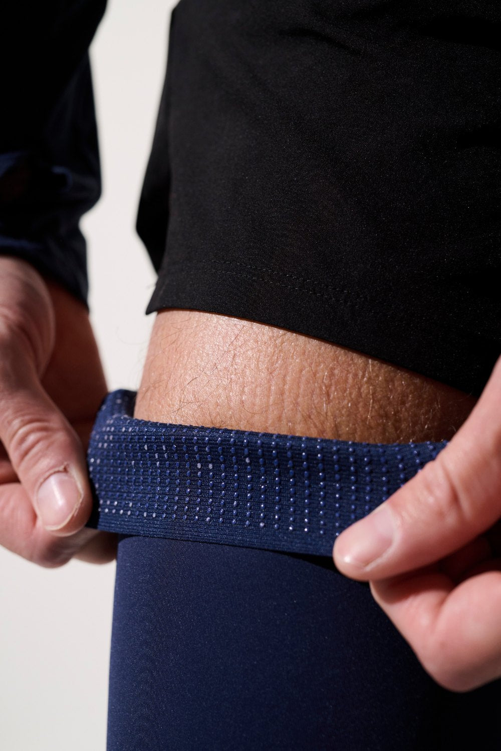 Jambières anti-UV Ventoux en bleu, offrant maintien et confort pour cyclisme et course à pied.