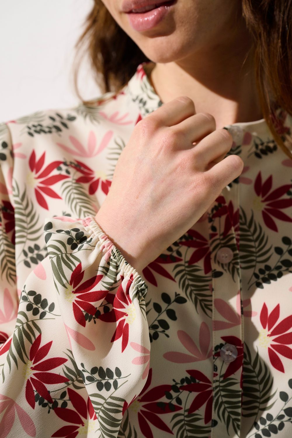 Blouse anti-UV - Positano pour femme, élégante avec imprimé floral, offrant protection solaire UPF 50+.