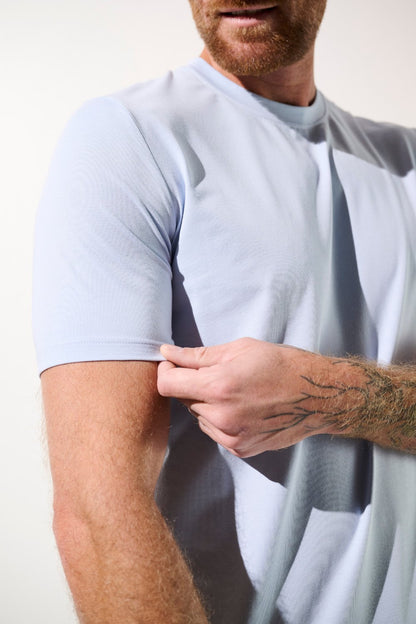 T-shirt anti-UV Saint-Malo pour homme, léger et respirant, protection UPF 50+ pour journées ensoleillées.