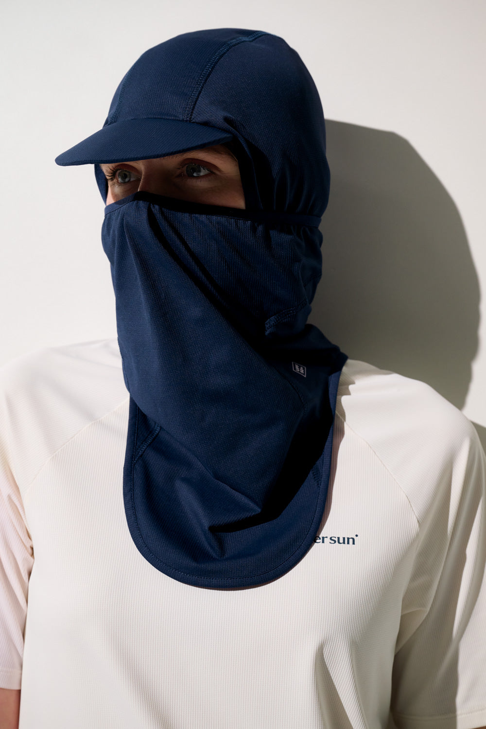 Cagoule visière anti-UV - Ventoux en bleu, protection solaire UPF 50+, idéale pour activités sportives.