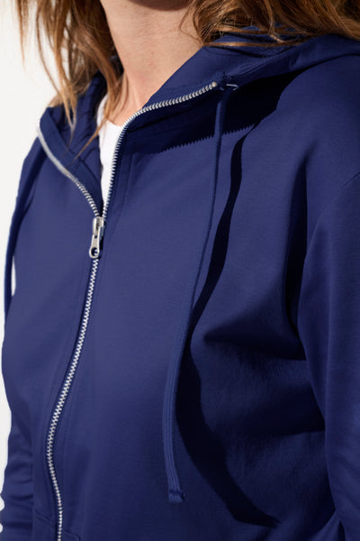 Sweat-shirt anti-UV bleu marine pour femme, léger et respirant, offrant protection solaire UPF 50+.