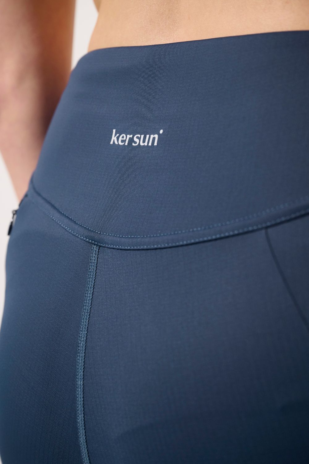 Legging anti-UV - Boston pour femme, coloris bleu foncé, avec logo Ker Sun, parfait pour le running ou le yoga.