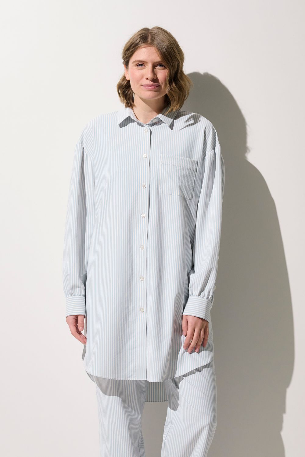 Chemise longue anti-UV - Sylt, rayée, légère, UPF 50+, pour femme, idéale pour le confort et la protection solaire.