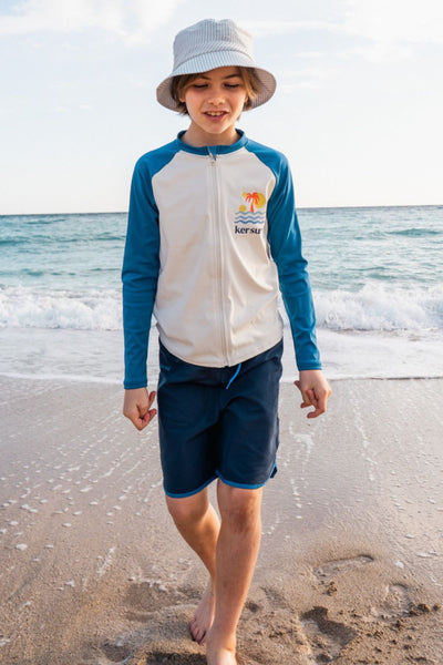 Short de bain anti-UV - Fidji bleu pour enfant avec haut UPF 50+, idéal pour la plage et protection solaire.