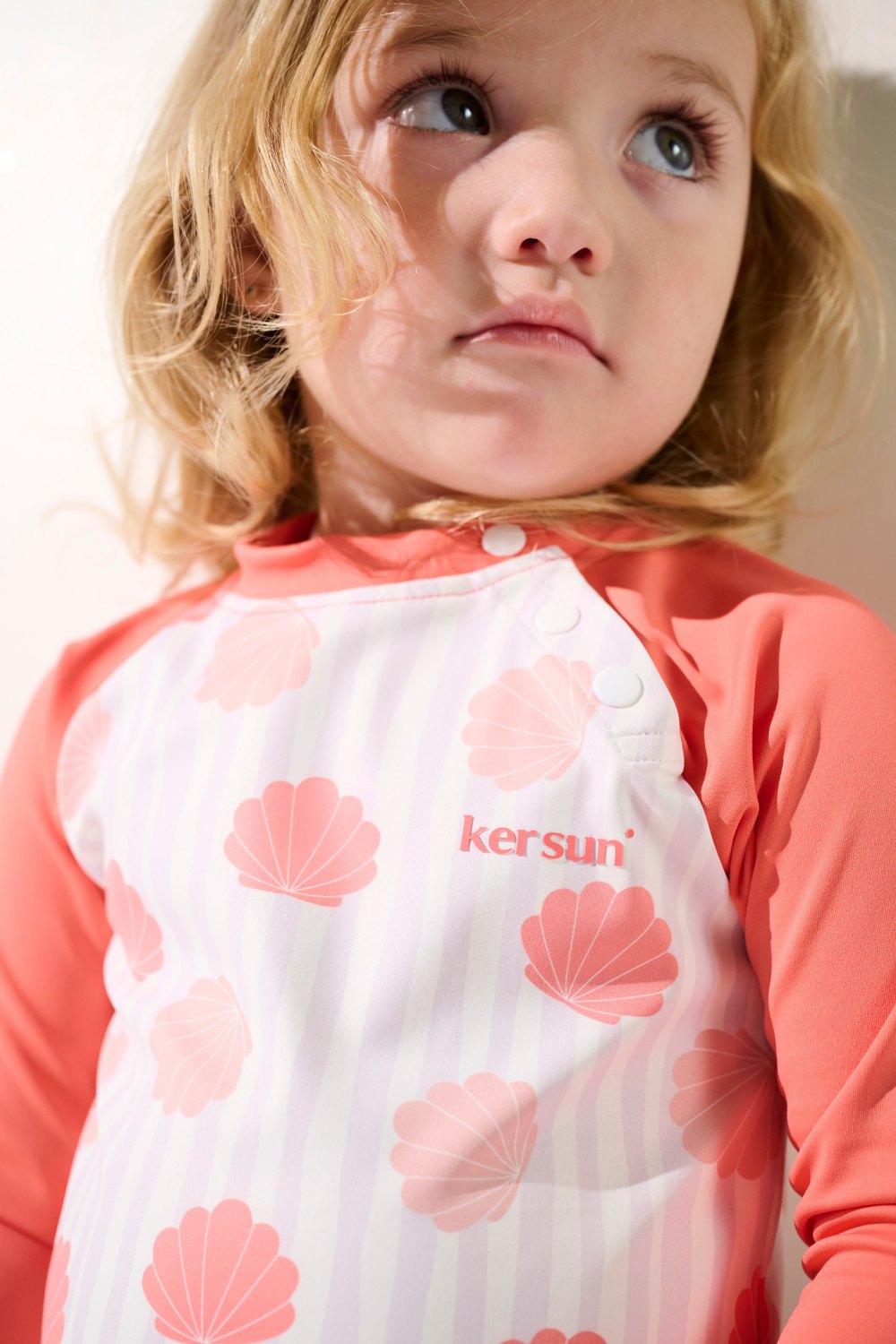 T-shirt de bain anti-UV - Samoa pour enfant, manches longues, léger et coloré, protection solaire UPF 50+ par Ker Sun.