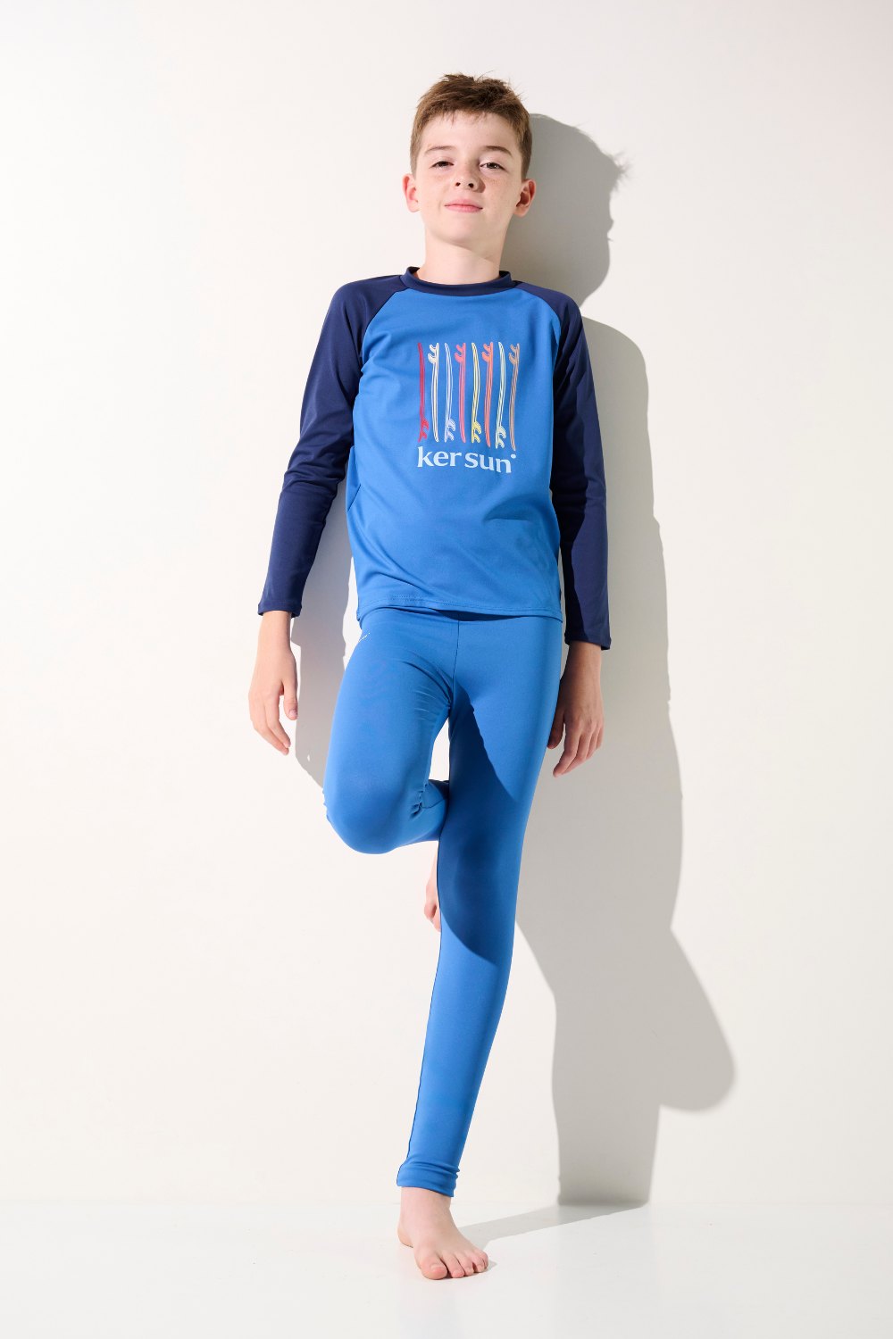 T-shirt de bain anti-UV - Fidji, bleu, léger et respirant pour enfant, protège le soleil avec UPF 50+.