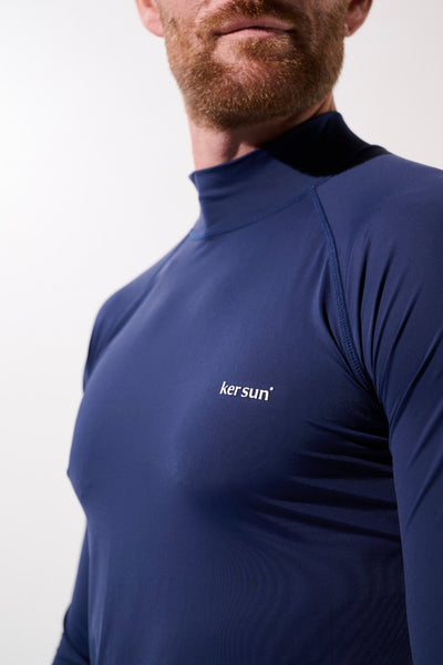 T-shirt de bain anti-UV - Malibu, homme avec col montant, couleur bleu marine, idéal pour sports aquatiques.