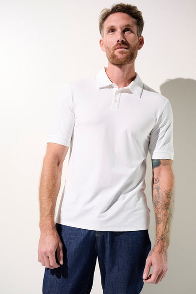 Polo anti-UV blanc pour homme, élégant et léger, offrant une protection solaire UPF 50+ au quotidien.