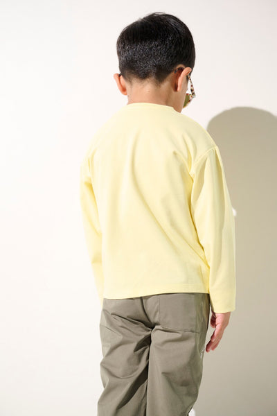 T-shirt anti-UV jaune pour enfants, léger et confortable, UPF 50+ pour jouer à l'extérieur, marque Ker Sun.