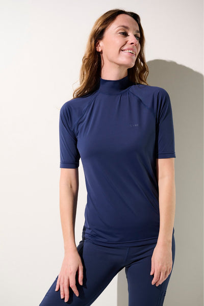 T-shirt de bain anti-UV - Malibu pour femme, respirant, UPF 50+ en bleu marine, parfait pour les activités aquatiques.