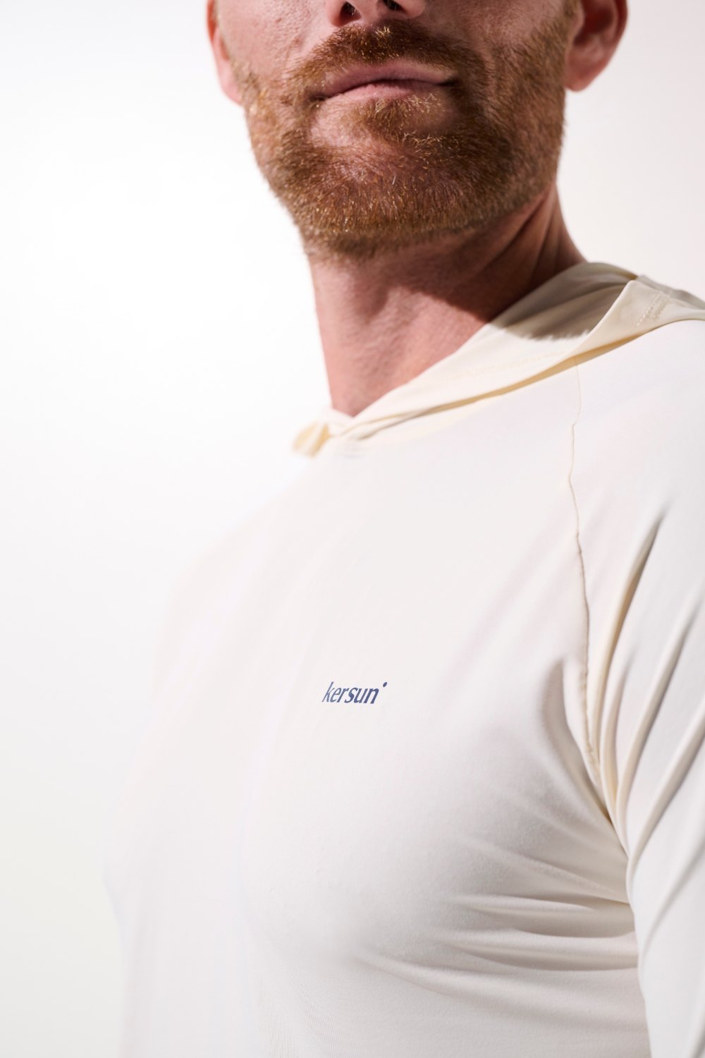 T-shirt anti-UV à capuche - Oasis pour homme, léger, respirant, UPF 50+ pour une protection solaire efficace.