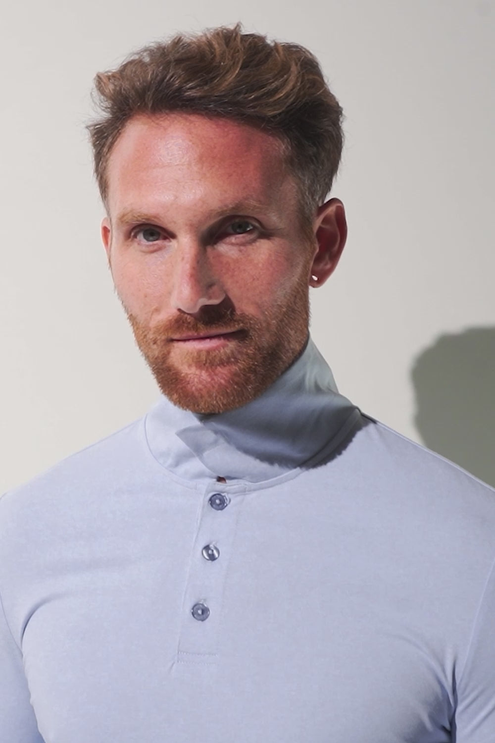 Indlæs video: Vêtements anti-UV homme certifié UPF50+ pour une protection solaire optimale