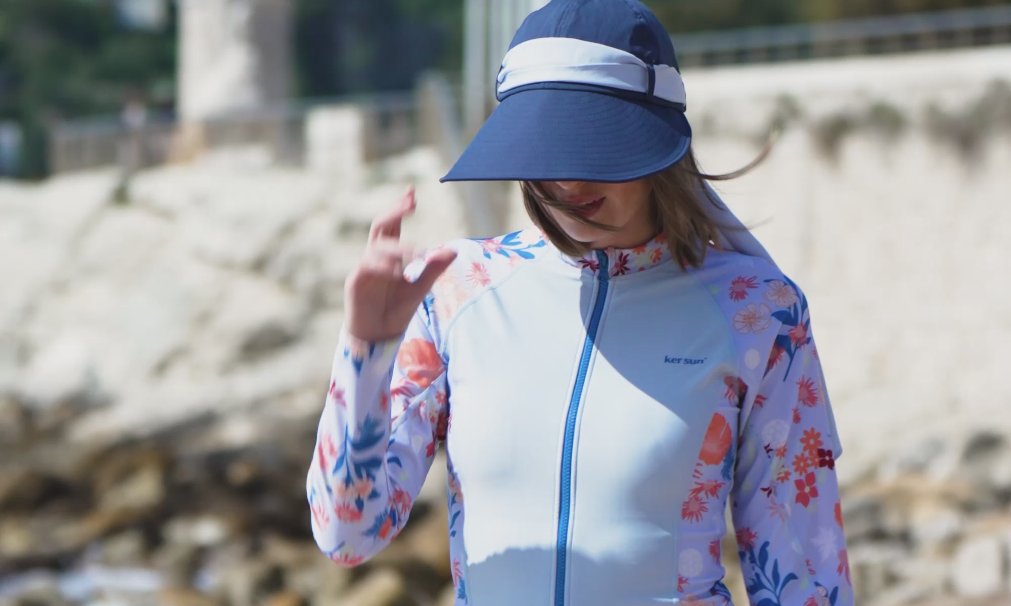 Indlæs video: Chapeaux et Vêtements anti-UV Ker Sun pour Femme et Homme